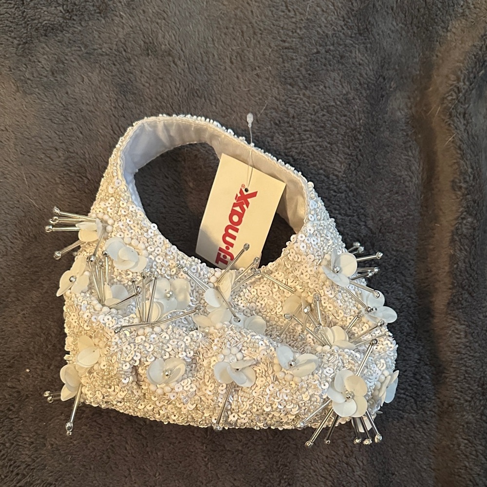 White Beaded Handbag with Floral Accents